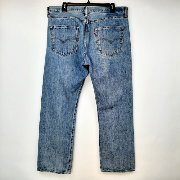 Levis 501 Men's Medium Wash Straight Leg Button Fly Blue Denim Jeans Size 36x29 - Picture 6 of 16